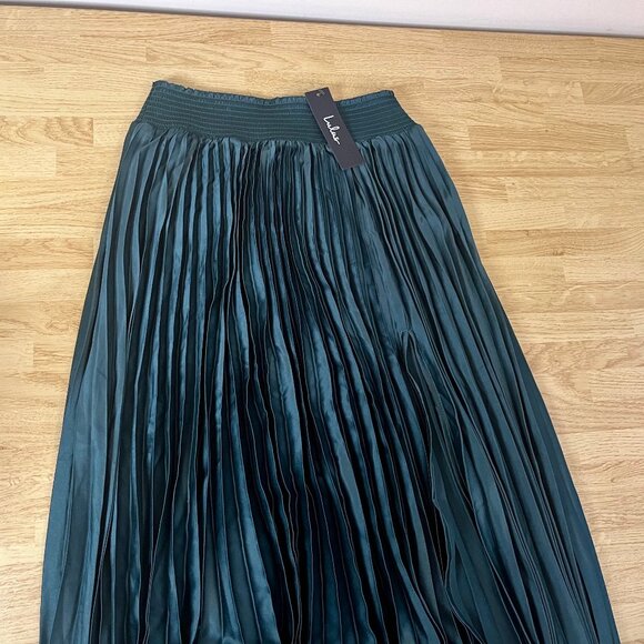 NWT Lulus Sophisticated Vision Emerald Green Satin Pleated Midi Skirt - Size M - Picture 6 of 6